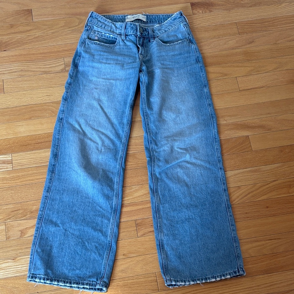 Hollister Low-Rise Baggy Jeans